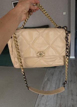 Продам свою шкіряну сумку chanel.