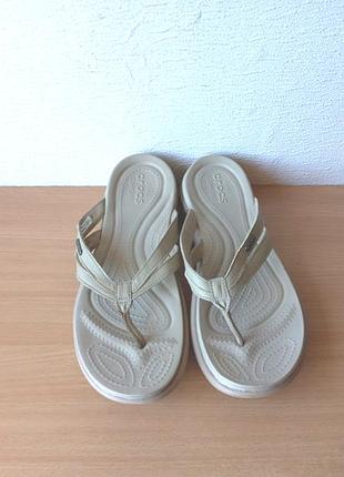 Классные шлепанцы кроксы crocs w10/40р.