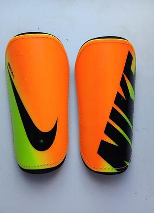 Щитки футбольные nike mercurial