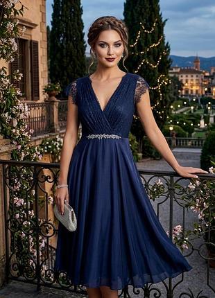 Cукня миди бренда luxe by seraphine
замеры:пог-48смпот-40(45), длина изделия -106см.