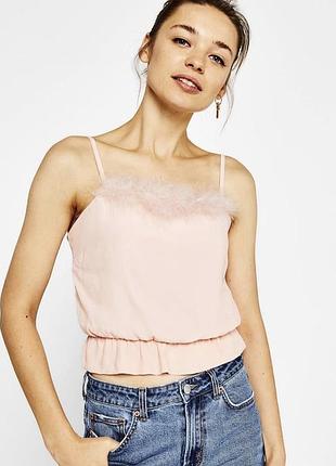 Рожевий топ оздоблений пухом bershka