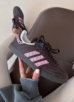 Adidas samba
brown / pink lace premium
