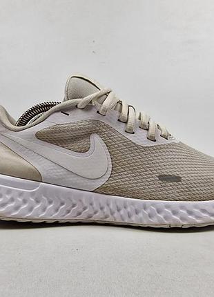 Бежевые кроссовки nike revolution 5