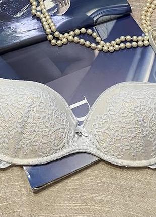 Intimissimi чудовий світло блакитний бюст з мереживом