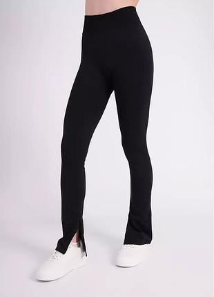 Чорні штани з розрізами від prettylittlething xs-s 7985