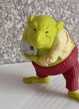 Колекційна фігурка боггарта-портняжки із серії happy meal mcdonald's 2008 рік дощ
