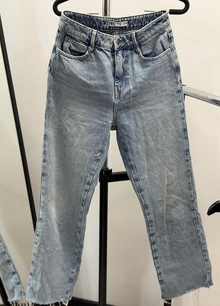 Прямі світлі джинси zara 36
