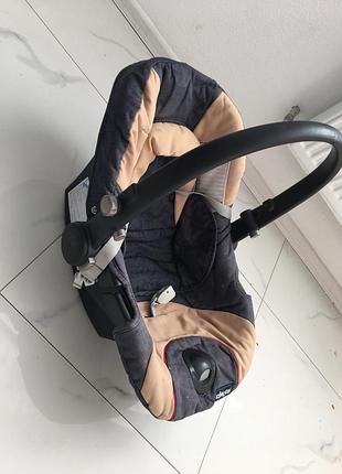 Авто крісло для дитини