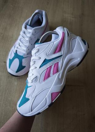 Круті жіночі кросівки reebok, р.39