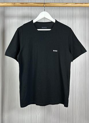 Boss hugo boss футболка з чудовим базовим дизайном оригінал розмір м