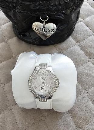 Годинник жіночій guess