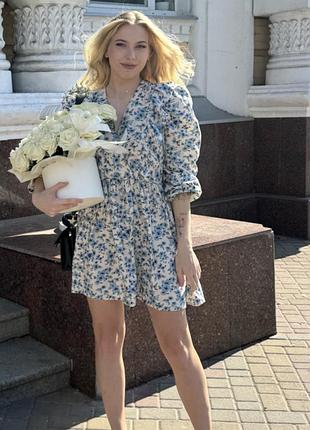 Сукня бежева у блакитну квіточку розмір м