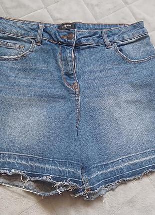 Женские джинсовые шорты от бренда denim co синего цвета с необработанным краем, размер м