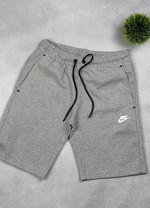 Чоловічі шорти nike tech fleece