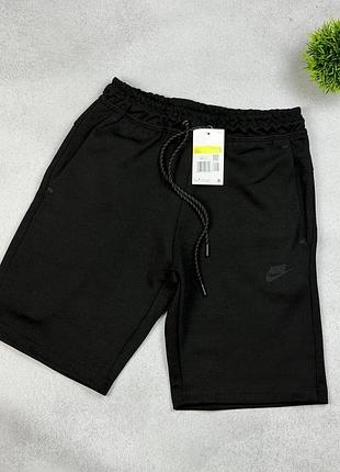 Чоловічі шорти nike tech fleece в чорному кольорі