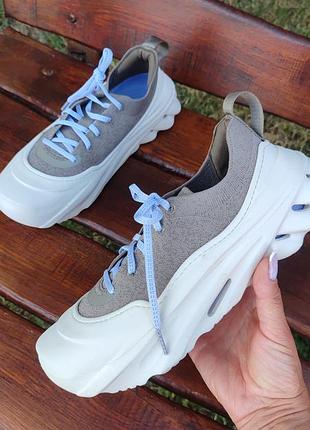 Кросівки — модель crocs echo surge з масивною скульптурною підошвою
