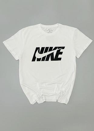 Футболка nike big белая
