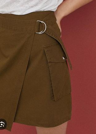 Короткая юбка-карго цвета хаки от h&amp;m с поясом с d-образными кольцами и функциональными боковыми карманами мини