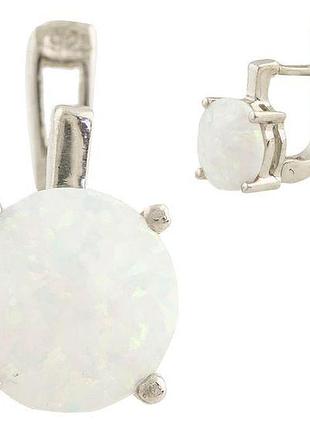 Сережки срібні родовані з опалом 2.3ct, проба 925, англійський замок