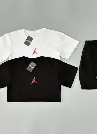 Футболка (черная)+ футболка(белая) + шорты air jordan (красный логотип)