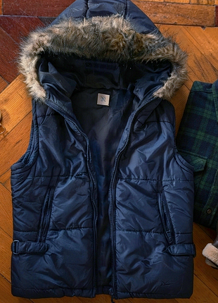 Жилетка спортивная стеганая женская дута укороченная с капюшоном new look s m