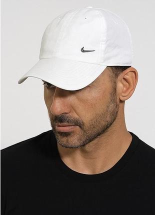 В наличии кепка nike