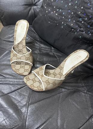 Шикарні вантажні шльопанці gucci 36 розмір