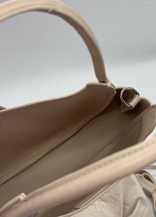 Prada 4