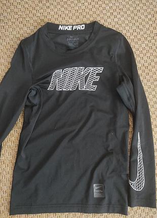 Nike спортивний лонгслів футболка на підлітка 130 - 140 см