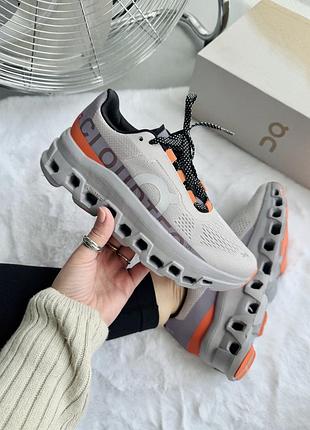 On cloudmonster pearl/flame 📦 4