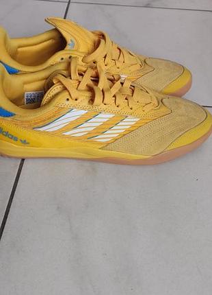 Кроссовки adidas