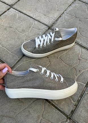 Бестящие кеды кеди на небольшой платформе bella comoda 38-38,5p