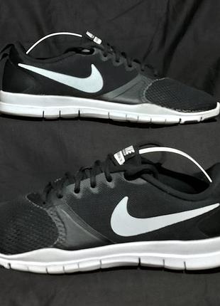 Nike flex essential
