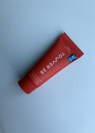 Крем для відновлення барʼєру шкіри tower 28 beauty  sos daily skin barrier redness recovery moisturizer