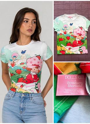 Женская футболка кроп dolls kill × strawberry shortcake crop top, p. xs/s
