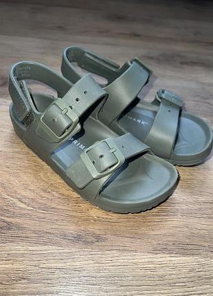 Сандалі primark