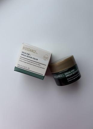 Глибокозволожуючий крем для обличчя biossance omega repair deep hydration moisturizer with ceramides and hyaluronic acid + squalane
