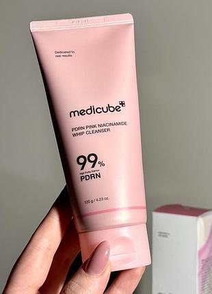 Очищувальна пінка для вмивання medicube pdrn pink niacinamide whip cleanser 120 g