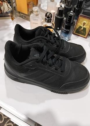 Фірмові дитячі кросівки adidas