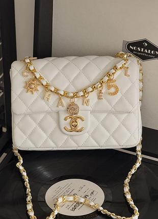 Сумка chanel mini lambskin coco charms rectangular classic flap bag белый