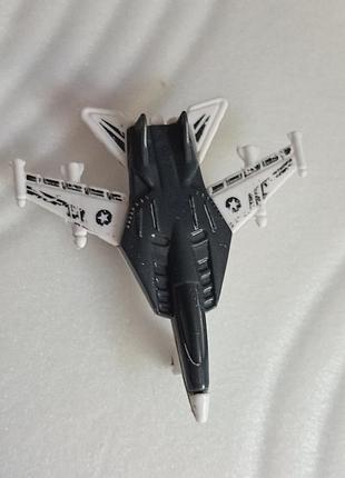 Игрушечный самолёт истребитель matchbox sky busters под названием "flying dagger"
