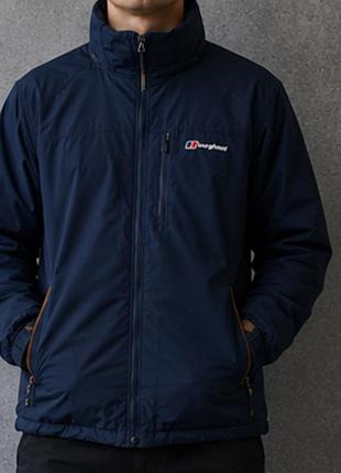 Курточка від бренду berghaus
