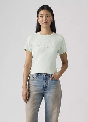 Женская футболка levi's с логотипом