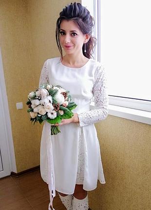 Молочна айворі святкова сукня carolina cavour з мереживом, xs/s