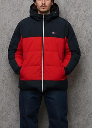 Курточка от бренда tommy hilfiger sport