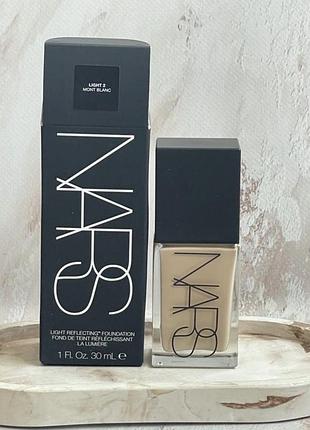 Світловідбиваючий тональний крем nars light reflecting foundation