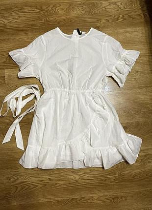 Біла коротка сукня h&m
