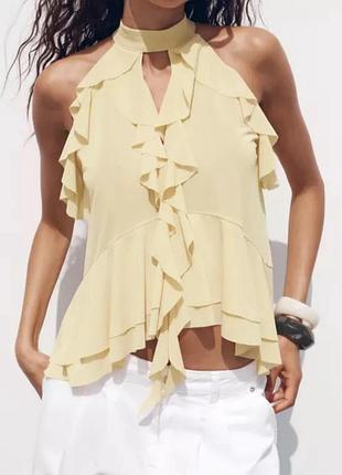 Топ з рюшами zara