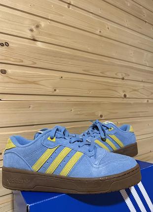 Продам ! кросівки adidas rivalry low