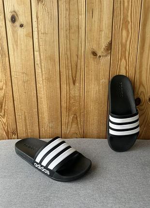 Тапки сланці літні шльопанці сандалі adidas чорні